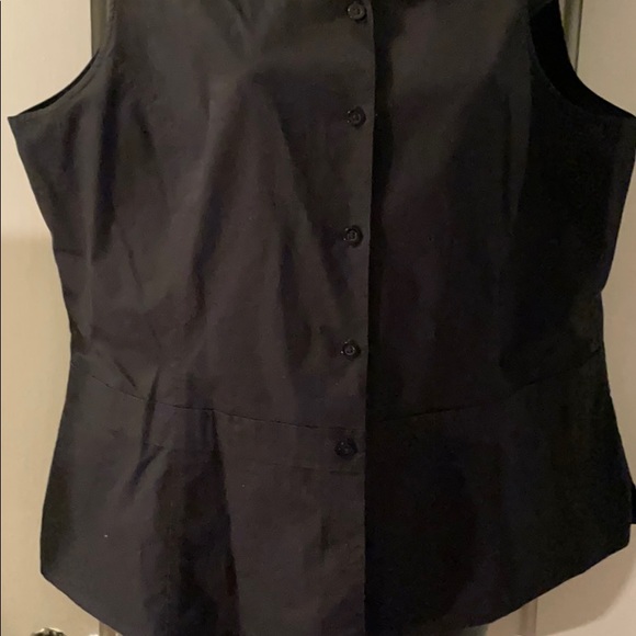 Black sleeveless blouse - Picture 3 of 4